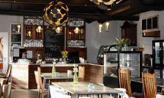 Crossover Café & Restaurant