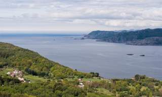 Wanderung zum Höhensiedlung Salslottet
