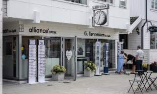 G. Tønnessen Ur Optik