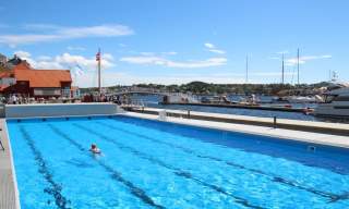 Svømmebasseng i Arendal gjestehavn