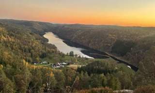 Masta i Uslandsheia, Øyslebø