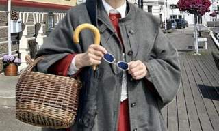 Byvandring med Vekter Elin – Norges eneste kvinnelige vekter