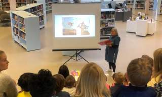 Lesestund for barnefamilier