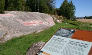 Turperler: Solbergtårnet og helleristningsfeltene
