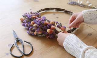 Dried flower Autumn wreath workshop | RHS Garden Wisley