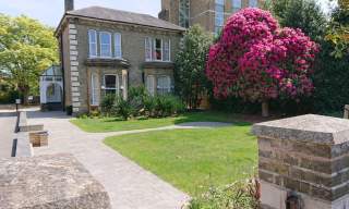 Elizabeth House Hotel