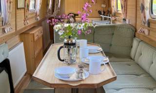 Farncombe Boat House - Narrowboat Holiday Hire