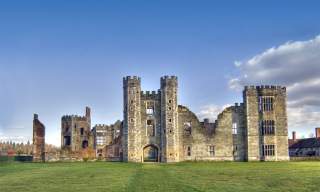 Easter Trail | Cowdray Ruins