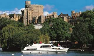 Le Boat on the River Thames - The Royal Cruise