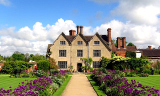 Packwood House (National Trust)