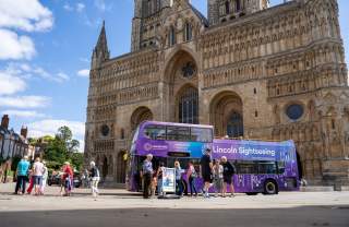The Lincoln BIG Sightseeing Tour Bus