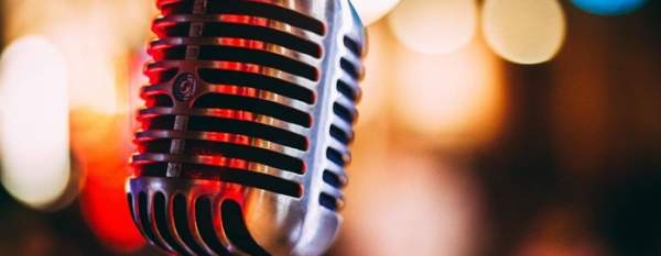 The Jazz Room: A Frank Sinatra & Louis Armstrong Tribute