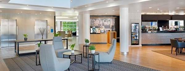 Holiday Inn Express Leigh Sports Village