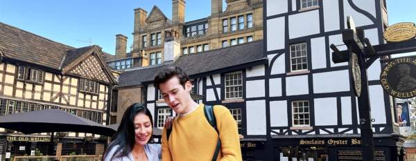 City Walking Tour & Interactive Treasure Hunt