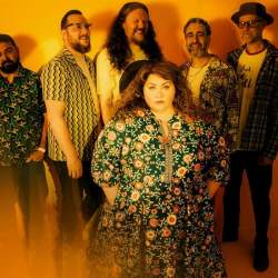 Rioghnach Connolly and Honeyfeet