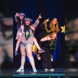 Showbiz Christmas Showcase