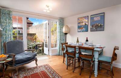 16 South Pallant