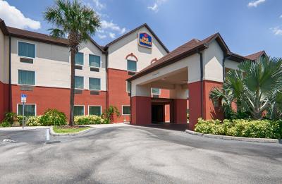 Welcome to the Best Western Aburndale Inn & Suites , where hospitality awaits!
