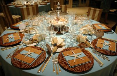 tropical wedding dinner
