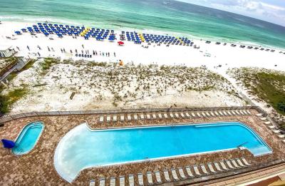 Pelican Beach Resort