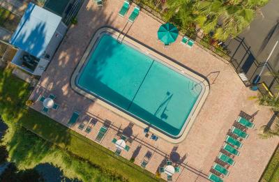 Sun Retreats Homosassa River Pool Aerial