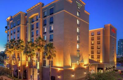 Hilton Garden Inn Jacksonville Downtown Southbank offers everything right where you need it