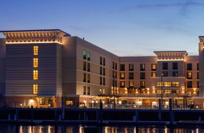Amazing river views await