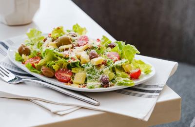 Dine at AC Lounge at AC St. Petersburg Downtown