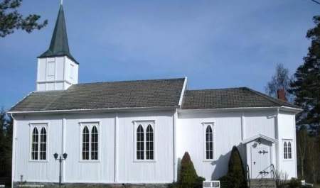 Klund Kirke, Marker