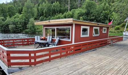 Husbåten i Strømsfoss