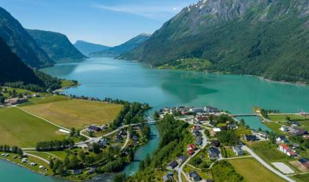 FjordX - Tur til Lustrafjorden med lokalhistorie