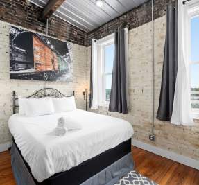 Strawberry Alley Loft Airbnb