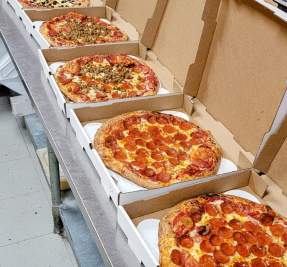 Chris' Pizza Village