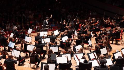 Kazuki conducts Strauss