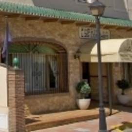Hostal 2* Los Corchos