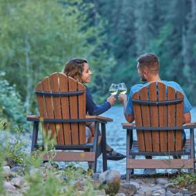 Spectacular Riverfront Lodging on the McKenzie River