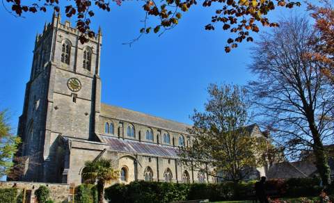 Christchurch Priory Tour: Christchurch Priory & World War 2