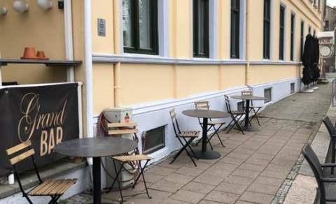 Grand Bar Halden