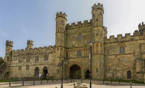 Battle Abbey & Battlefield