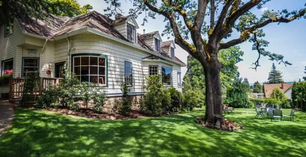 Campbell House Inn
