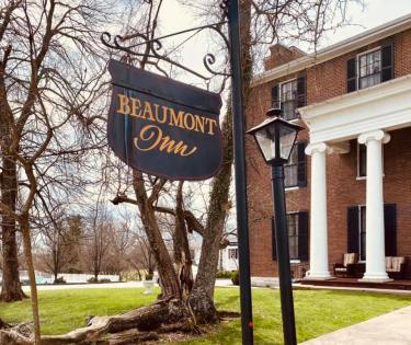 Beaumont Inn Exterior