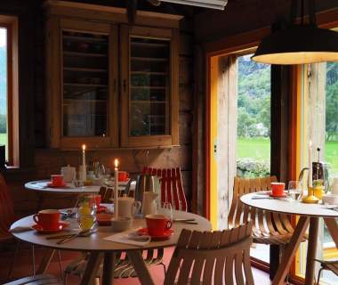 29|2 Aurland Restaurant