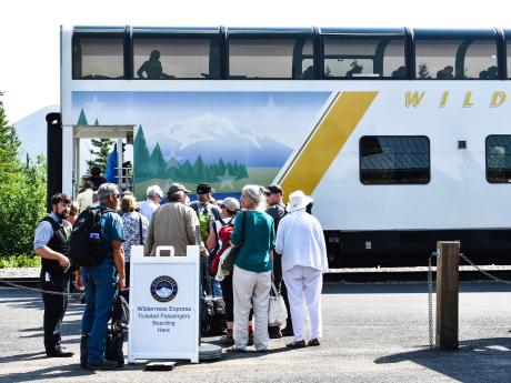 Alaska Tour & Travel