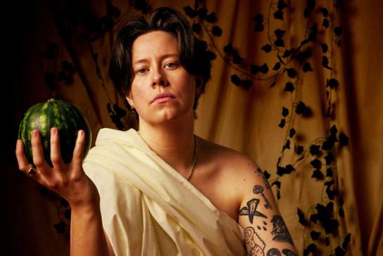 Chloe Petts: Big Naturals