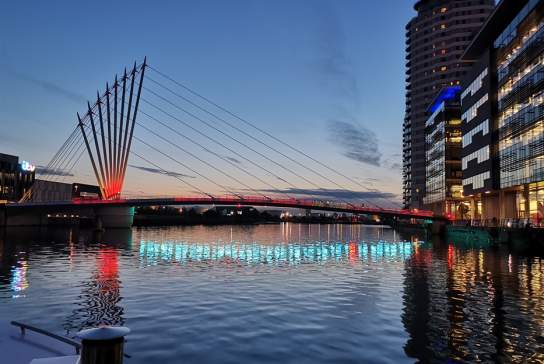 Manchester: Salford Quays Guided Walking Tour