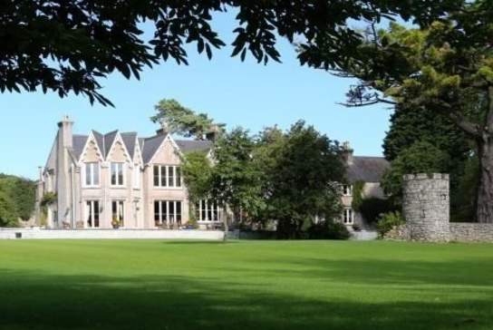 Parc-le-Breos House