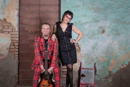 Max & Veronica
