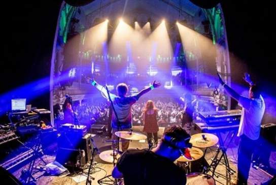 Large 90s at The Piper