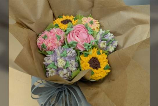 Floral Cupcake & Bouquet-Making Workshop
