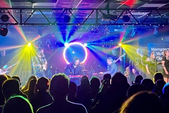 Simply Us + Them, recreating the sound of Pink Floyd